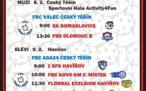 Muži se představí doma.